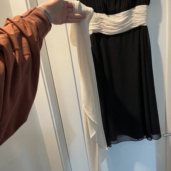 Marie Lund Copenhagen Black Dress – White Waistband – Elegant & Chic - Picture 2 of 2